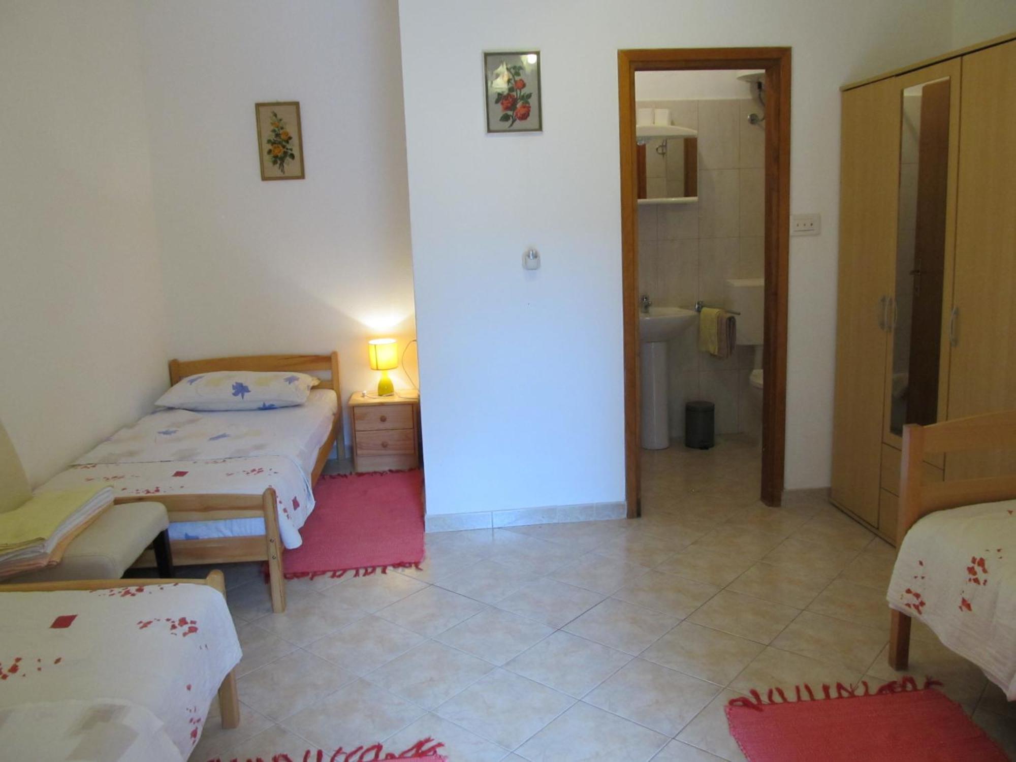 Apartments Vesna With Pool - New! Sveti Lovrec Pazenaticki Номер фото