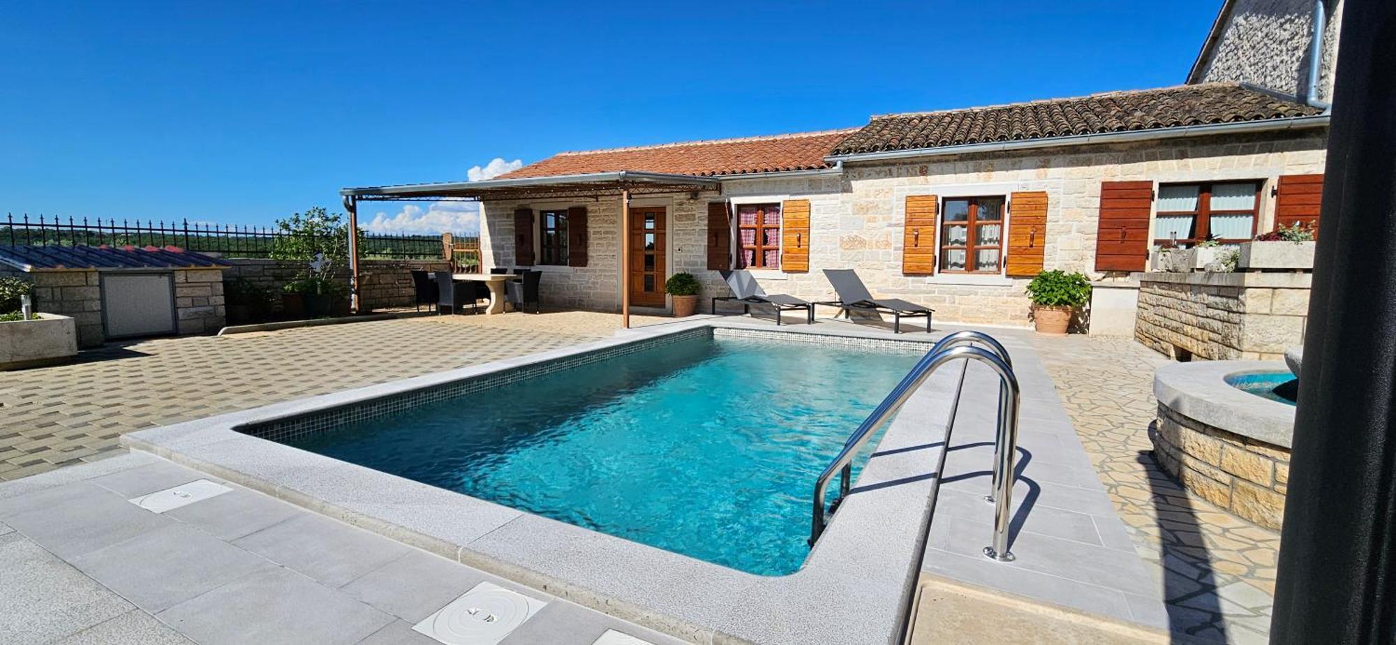 Apartments Vesna With Pool - New! Sveti Lovrec Pazenaticki Номер фото